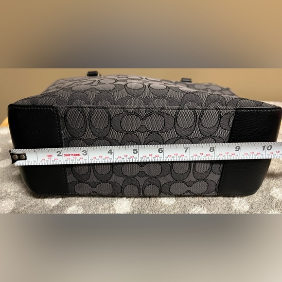 COACH Signature Tote/Bag - Picture 14 of 14